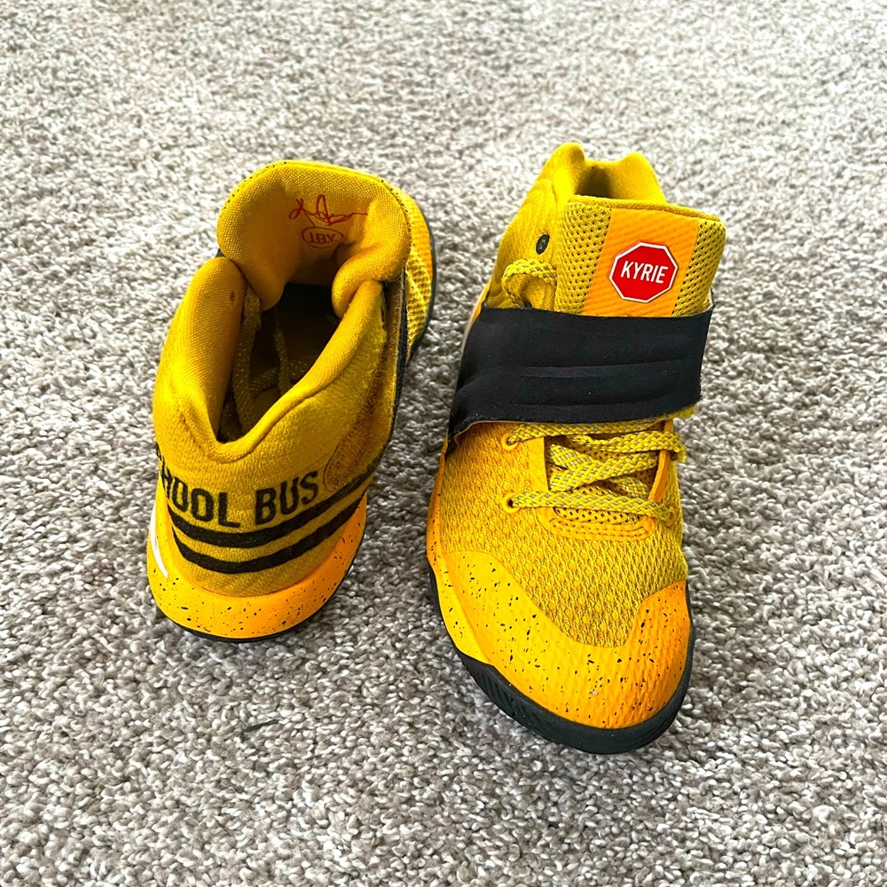 Kyrie Irving adorable boys “ School bus sneakers “ worn but still so cute